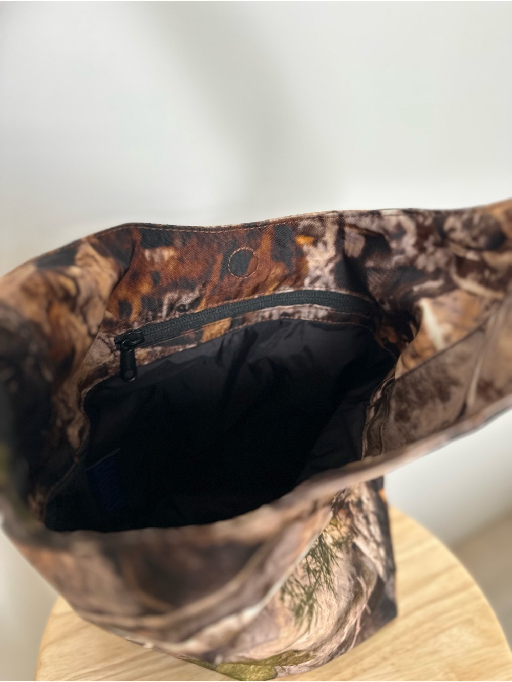 BAGGU Photo Forest Camo Print Small Nylon Sling Bag (like new!) - Picture 7 of 9